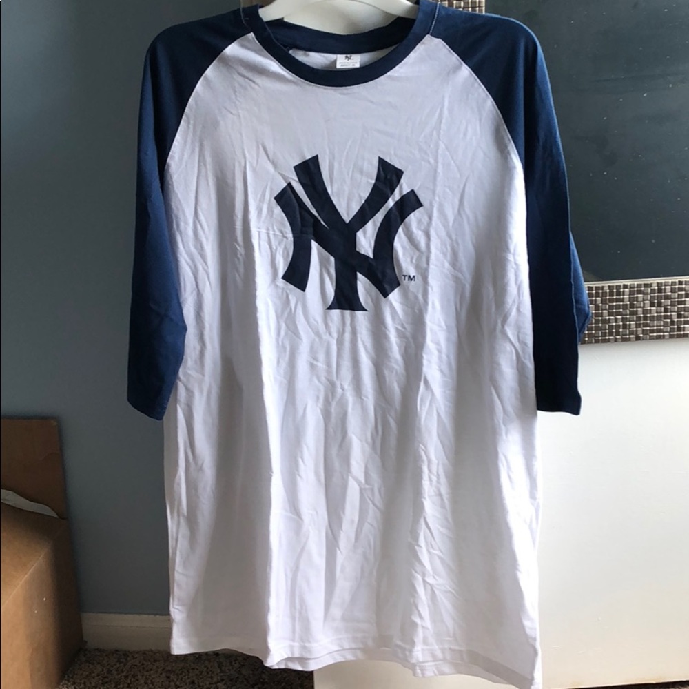 3/4 sleeve New York Yankees raglan